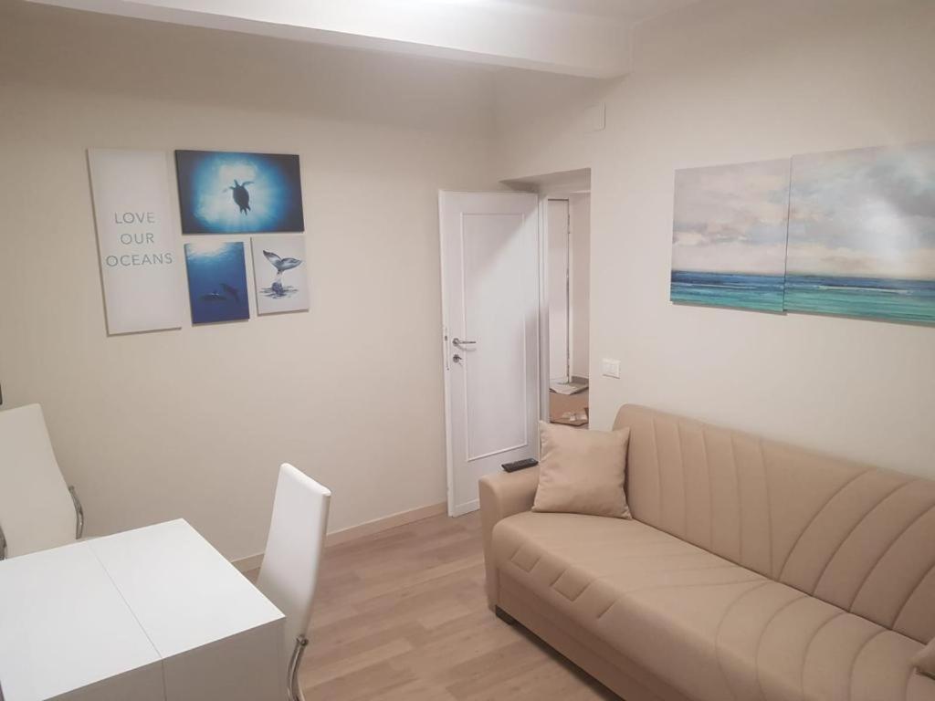 Ferienwohnung Trilocale Nel Centro Di Sampierdarena Genua Exterior foto