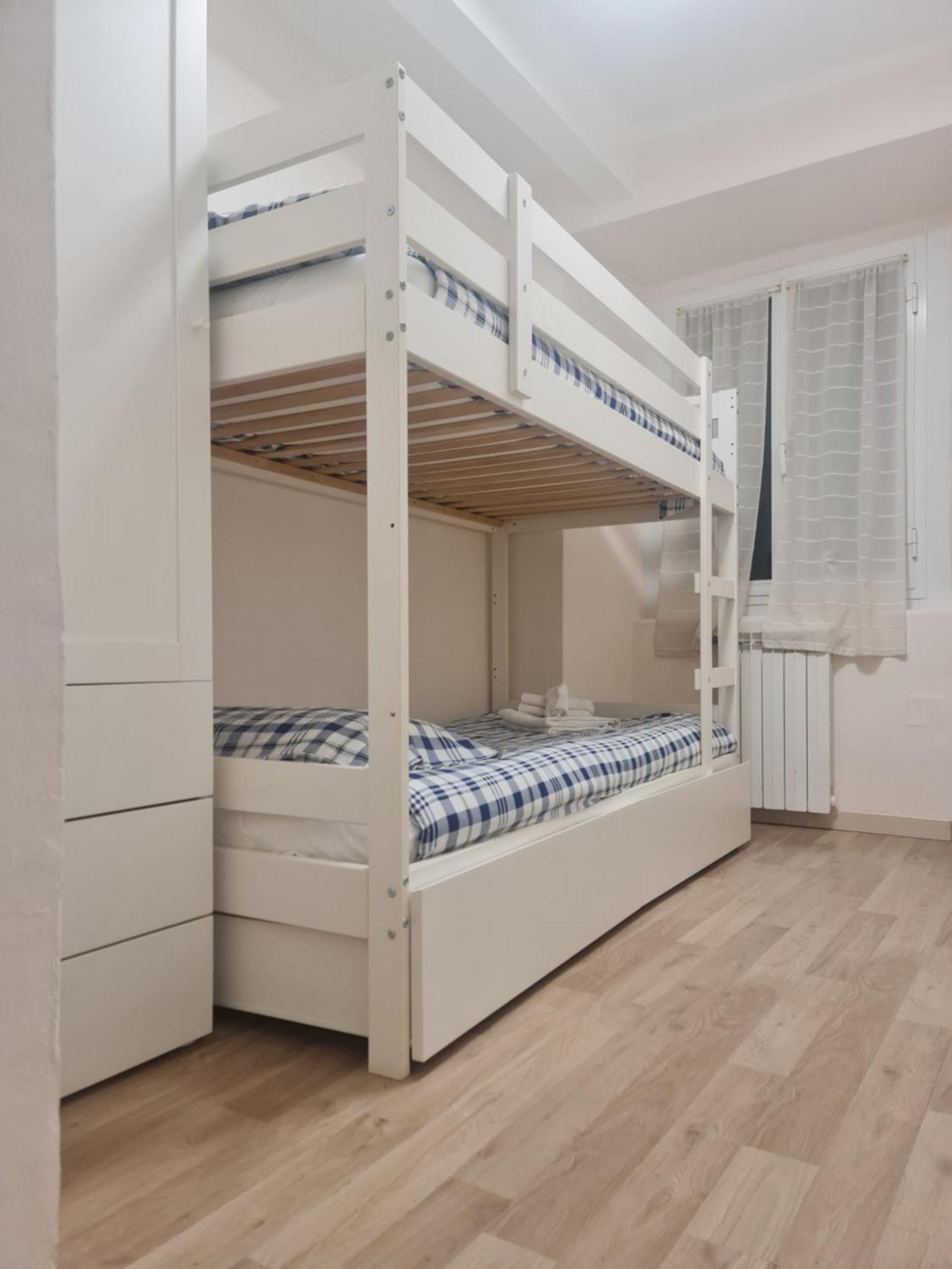 Ferienwohnung Trilocale Nel Centro Di Sampierdarena Genua Exterior foto